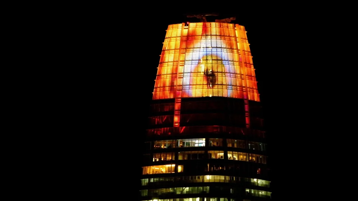 Salesforce San Francisco tower exterior near Salesforce Transit Center and Salesforce Park